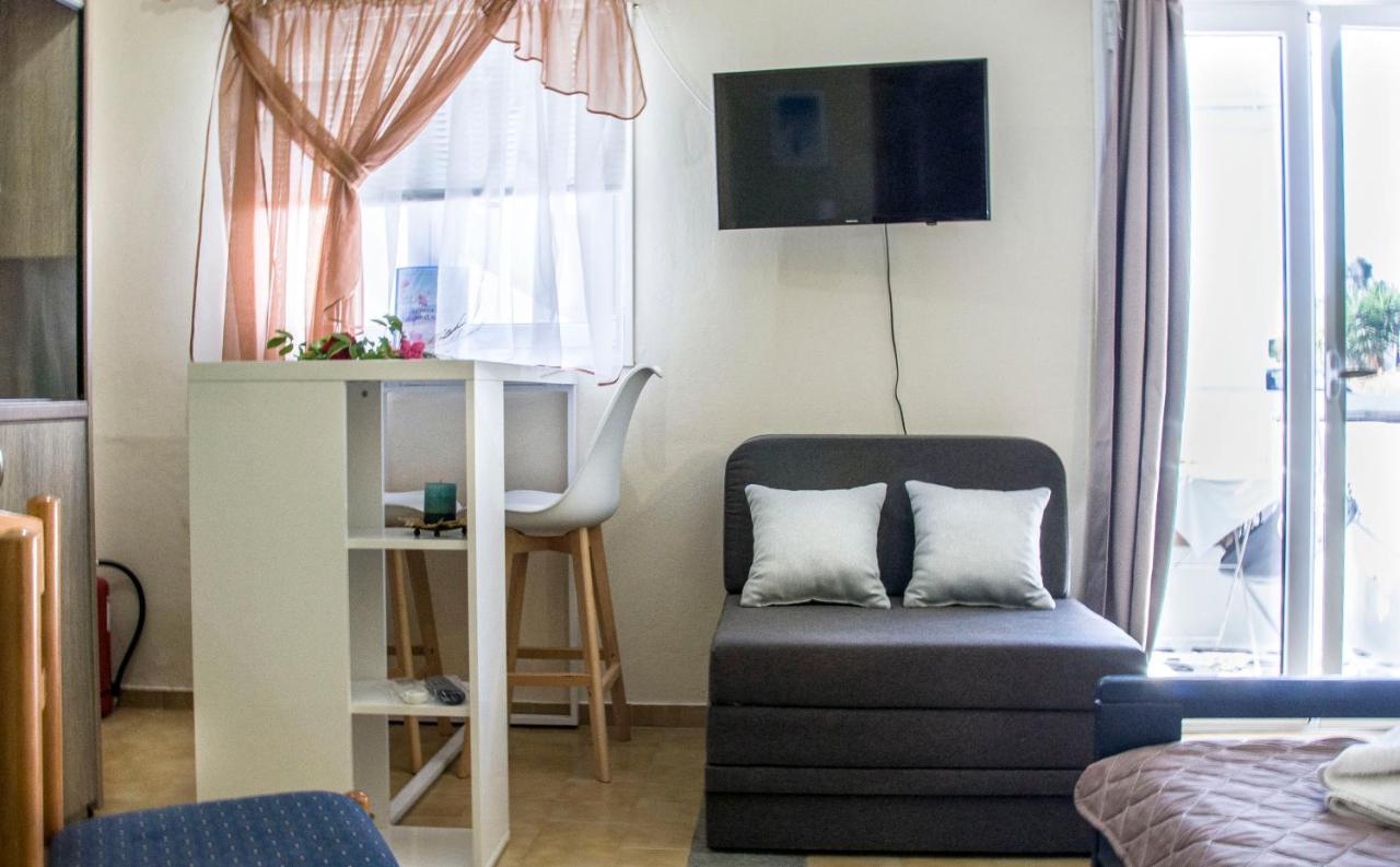 Christina Rooms Adamantas  Exterior foto