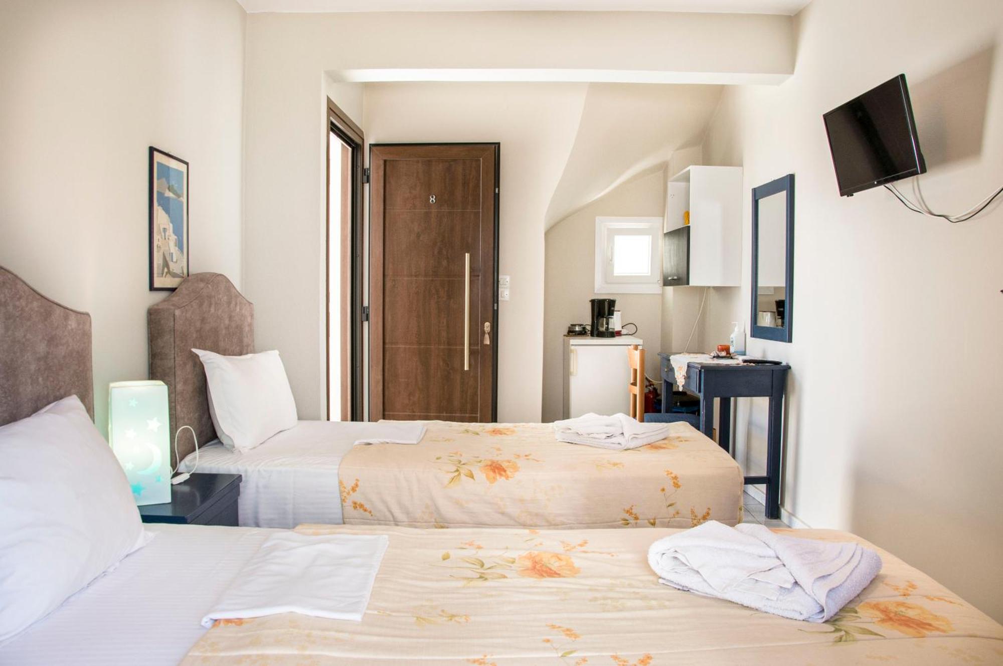 Christina Rooms Adamantas  Exterior foto